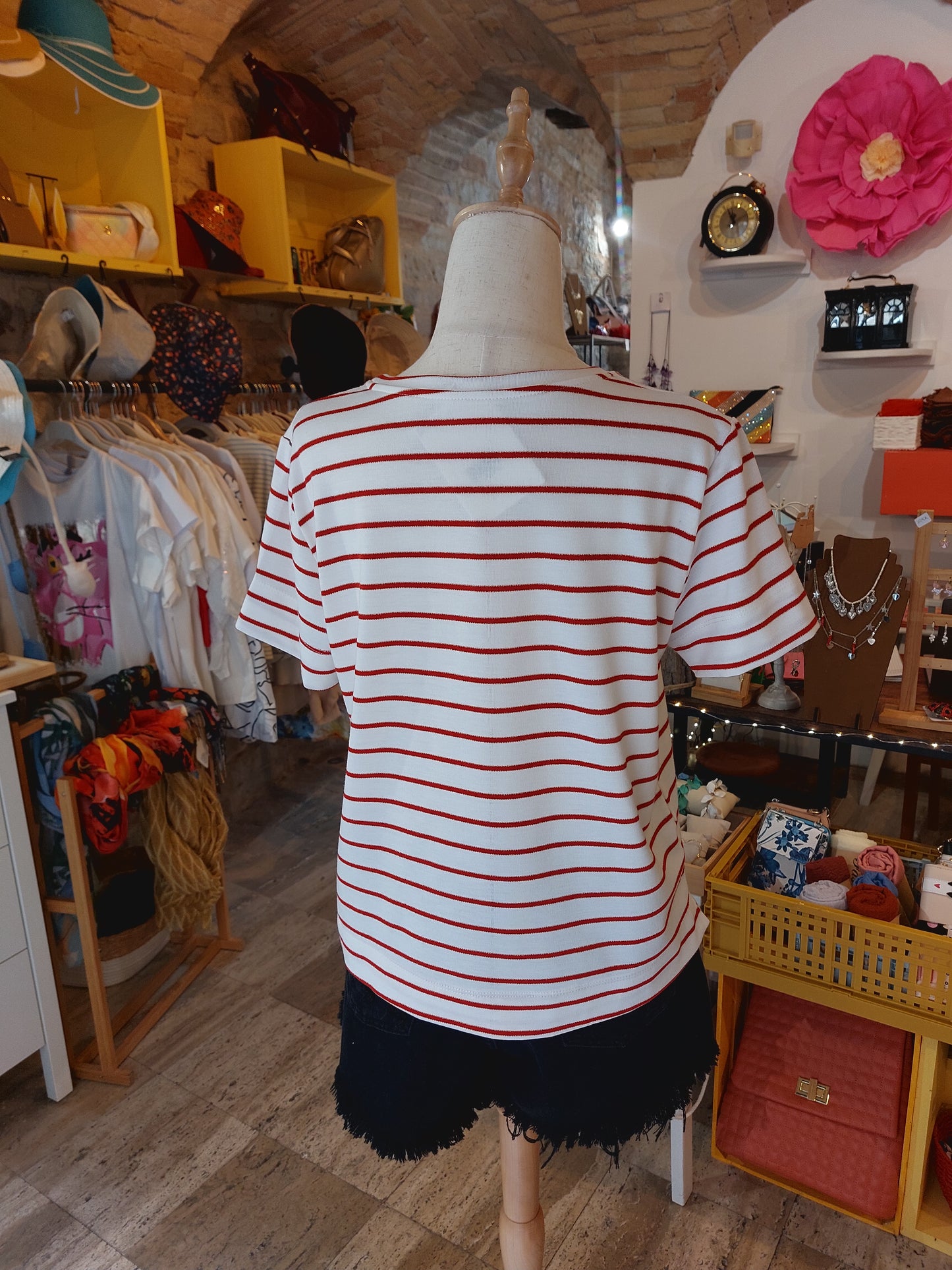 Maglia a righe rossa