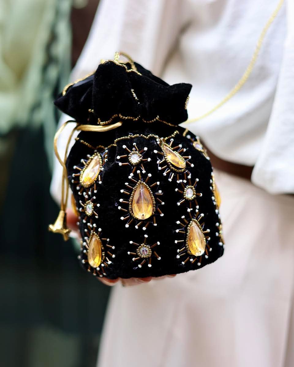 Secchiello gioiello nero