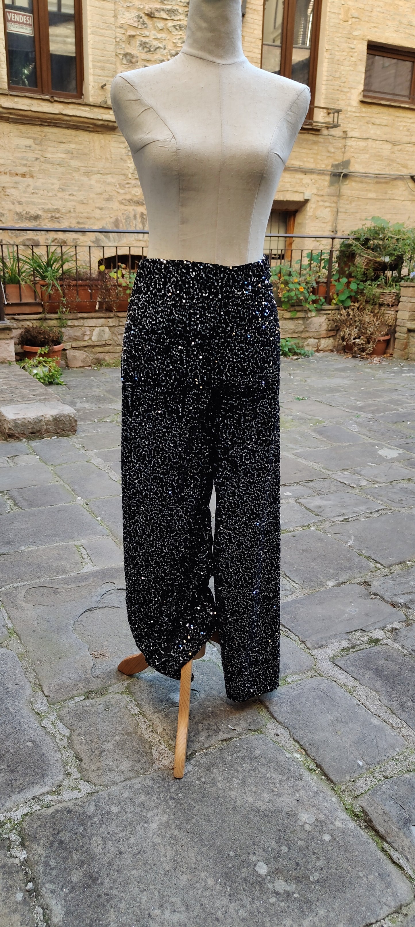 Pantaloni pailettosi