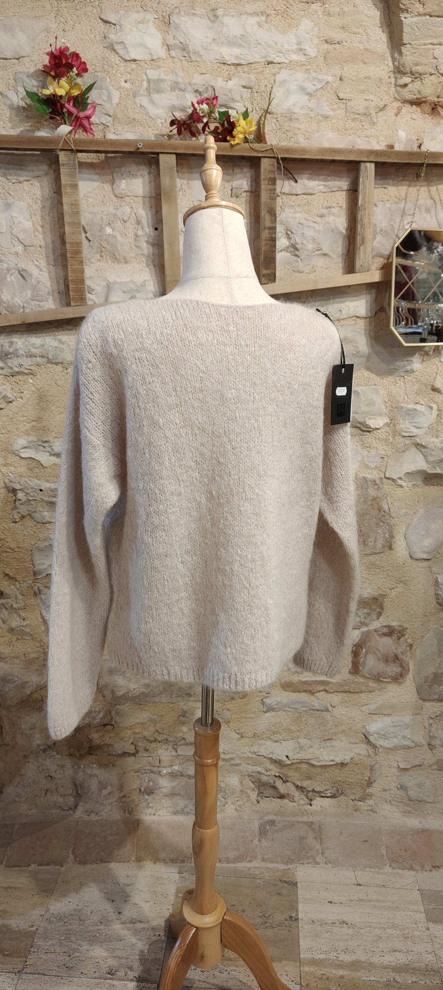 Maglione fiocchetti beige