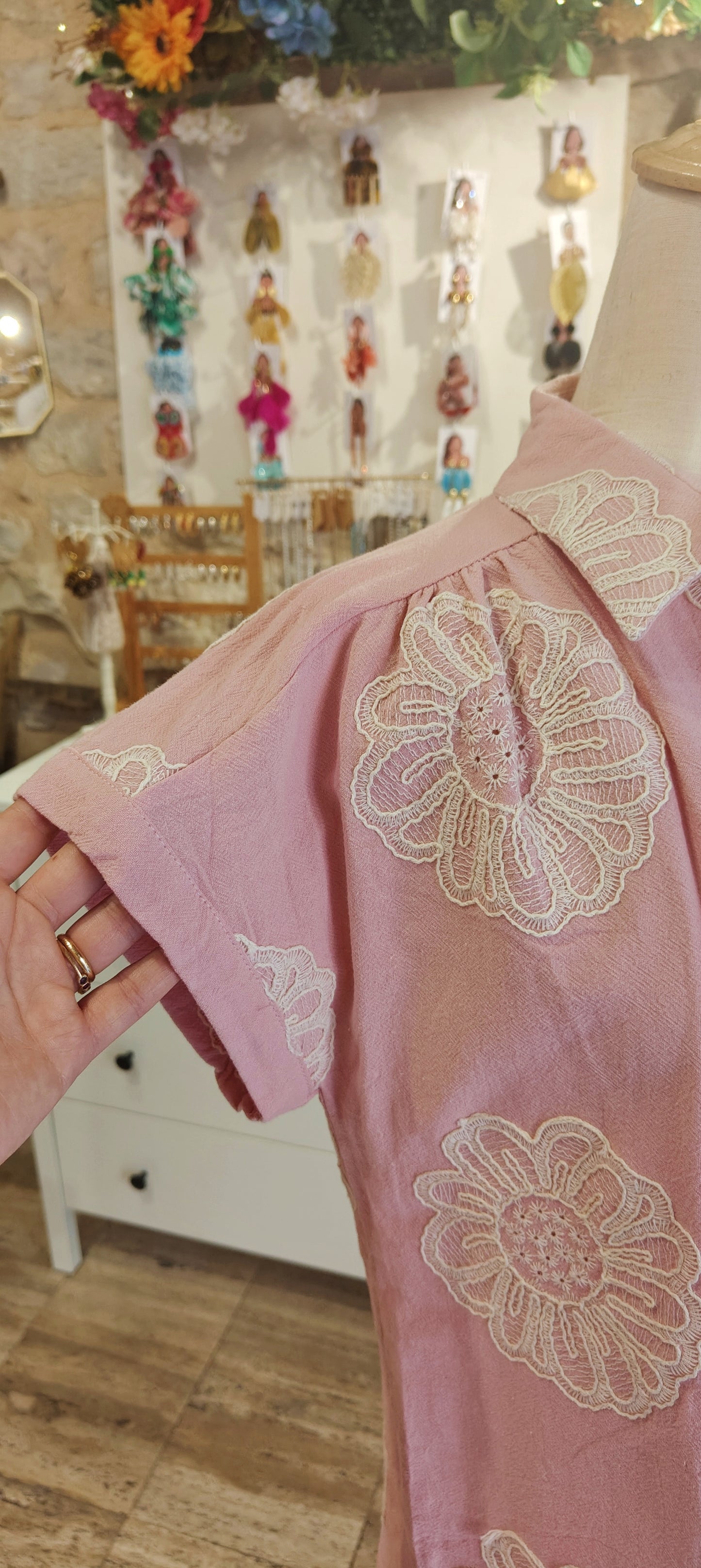 Camicia ricamata rosa
