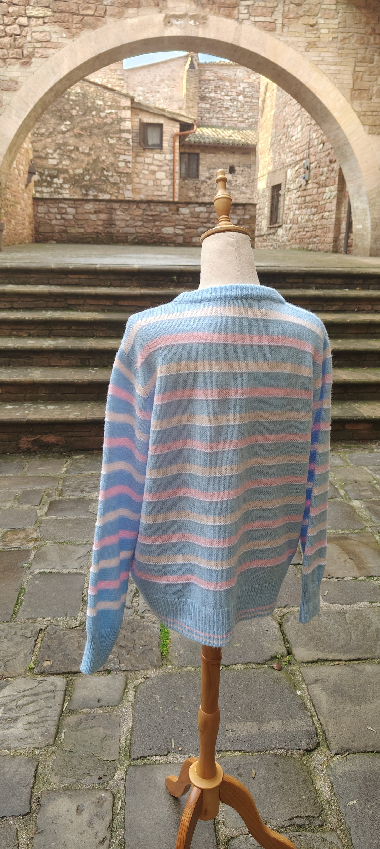 Maglione a righe azzurro