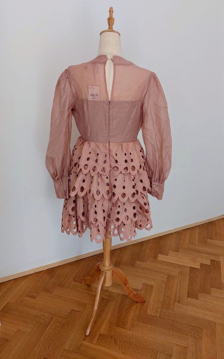 Abito petali rosa