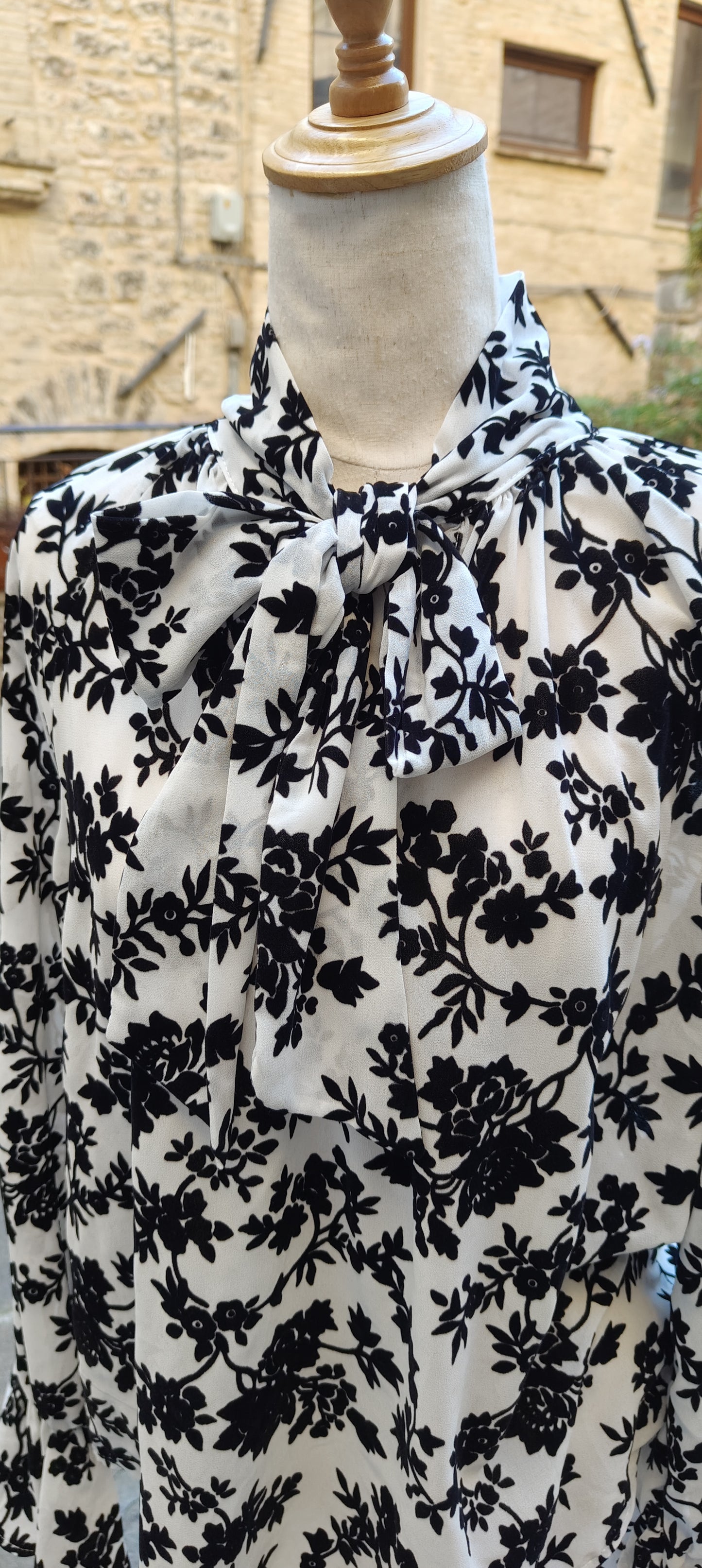 Blusa con fiori