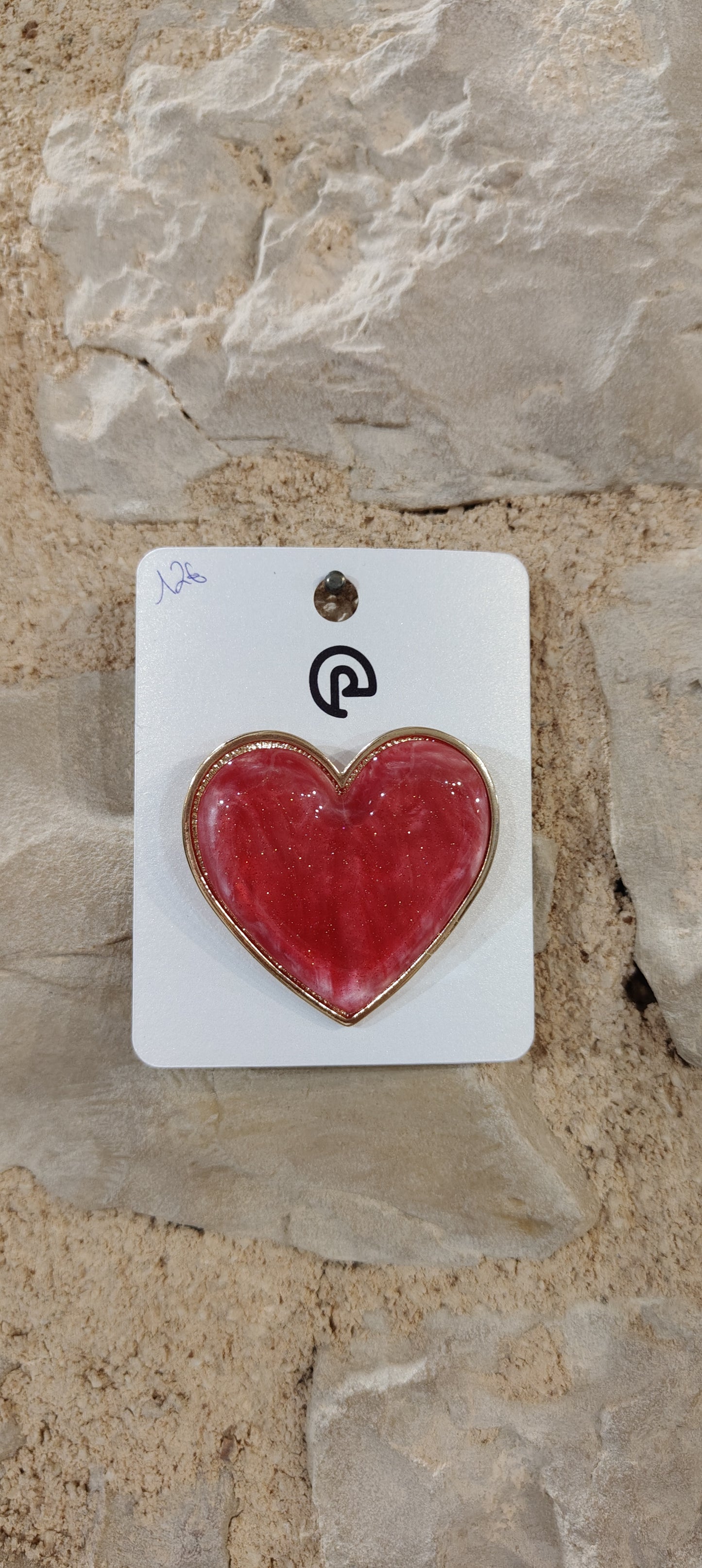 Spilla cuore in resina