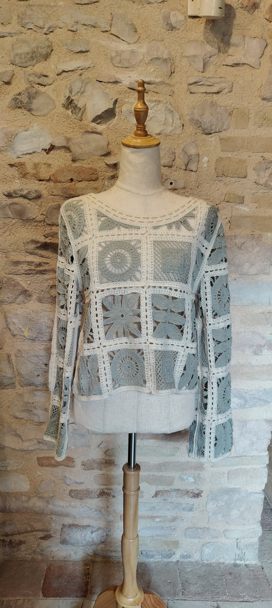 Maglia crochet blu polvere