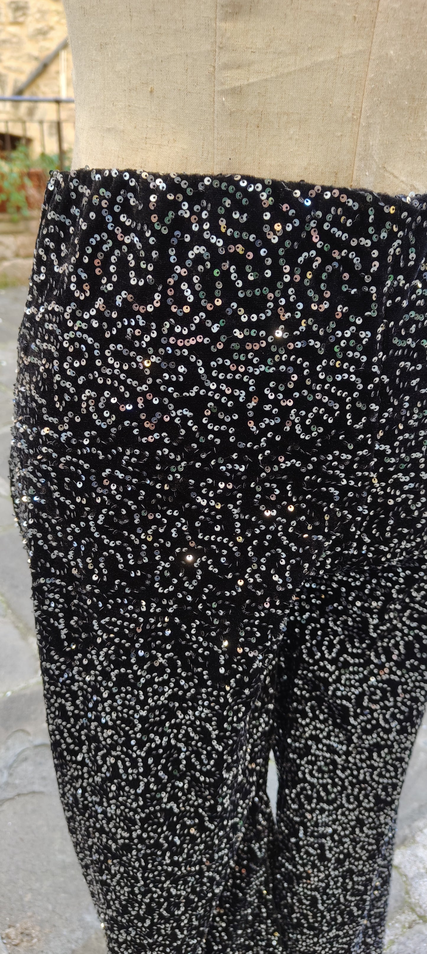 Pantaloni pailettosi