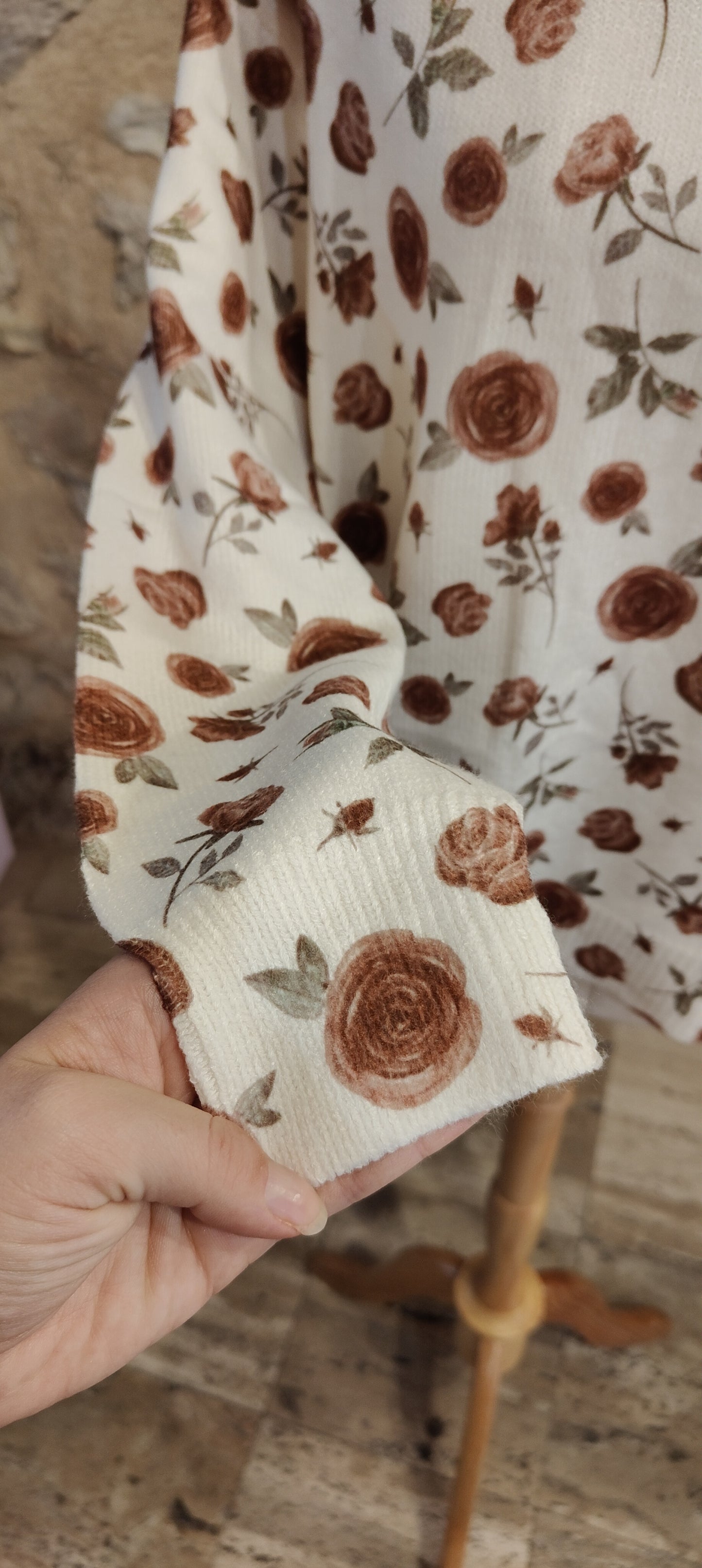 Maglioncino roselline