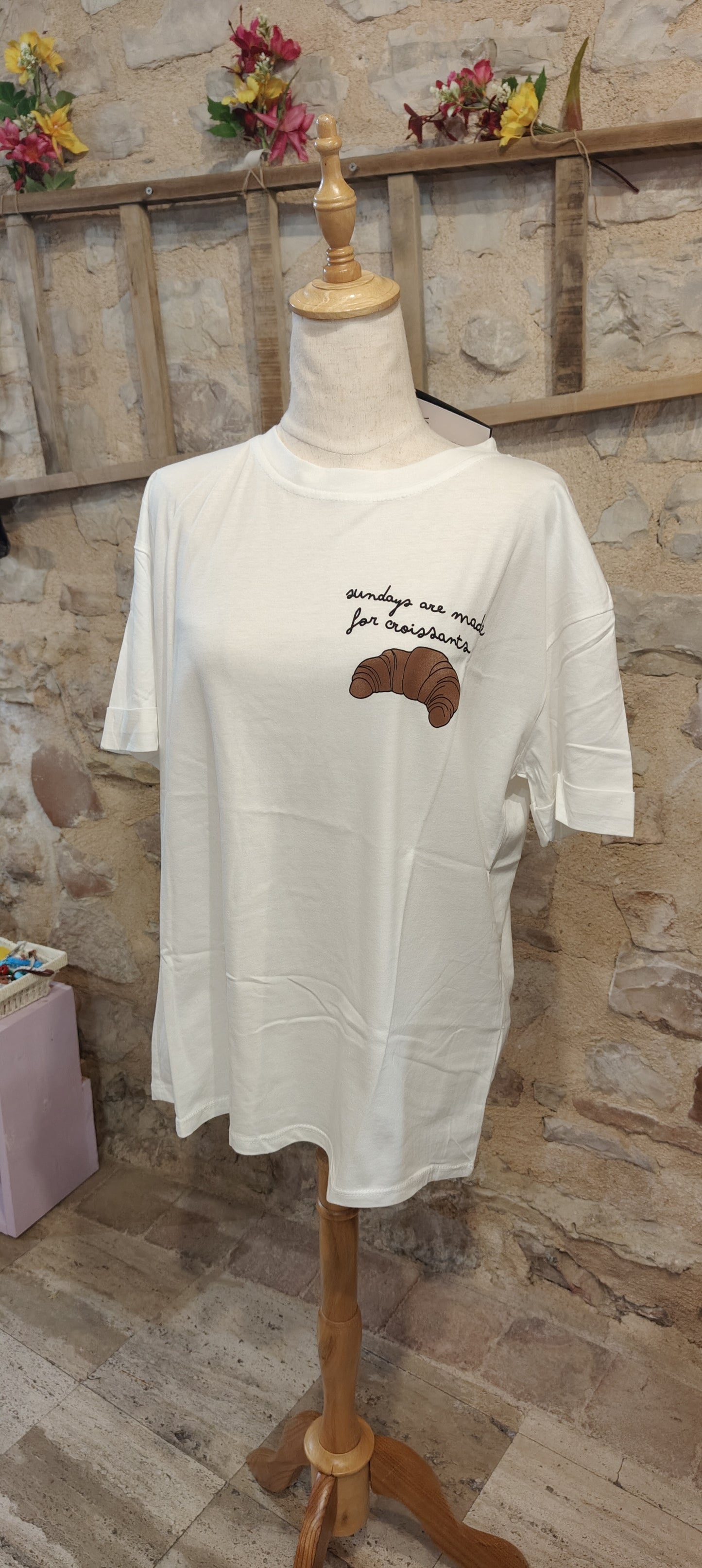 T-shirt nera Croissant