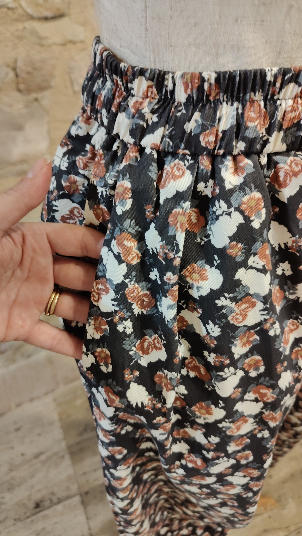 Pantaloni gardenia (scuro)