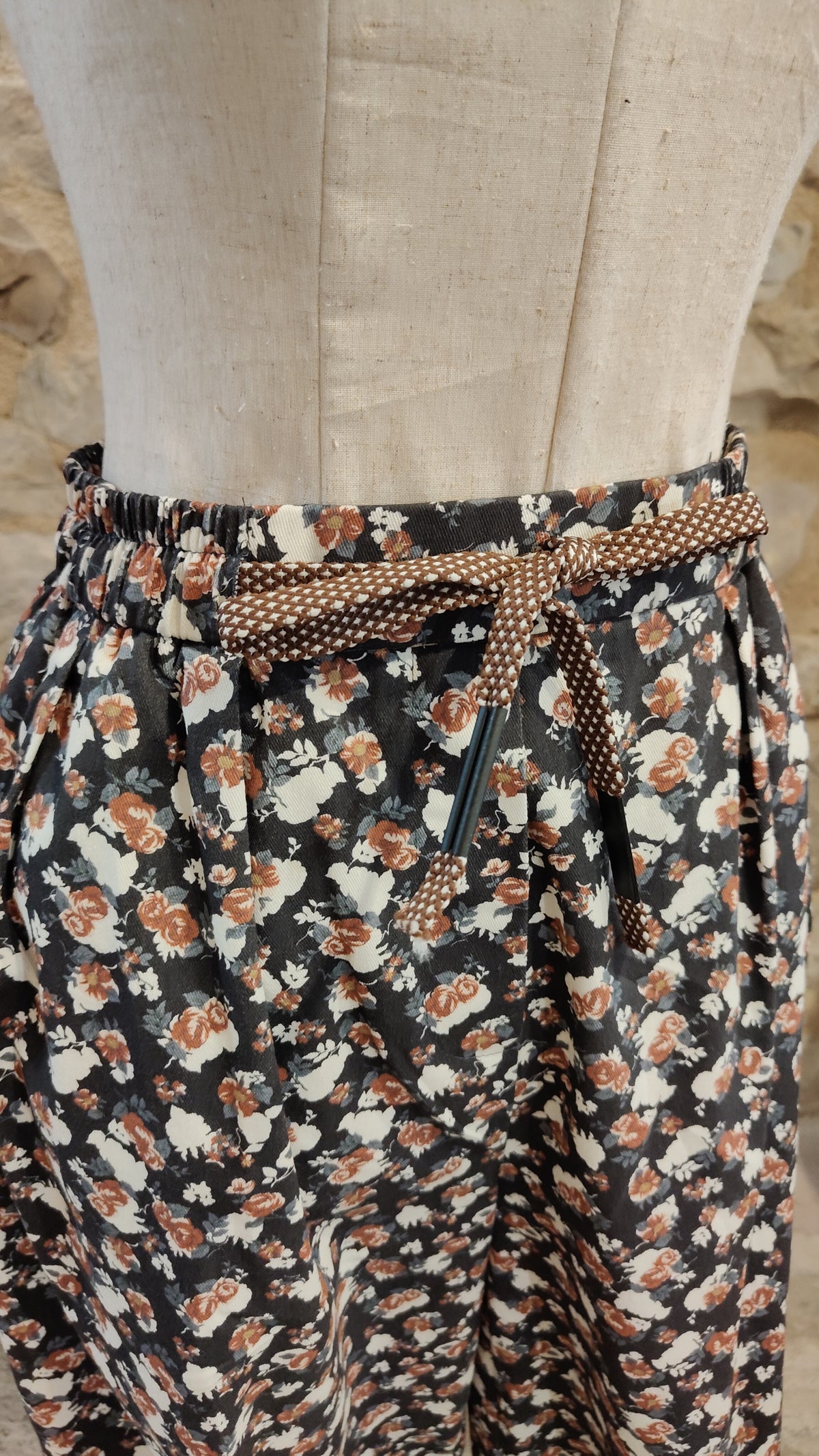Pantaloni gardenia (scuro)
