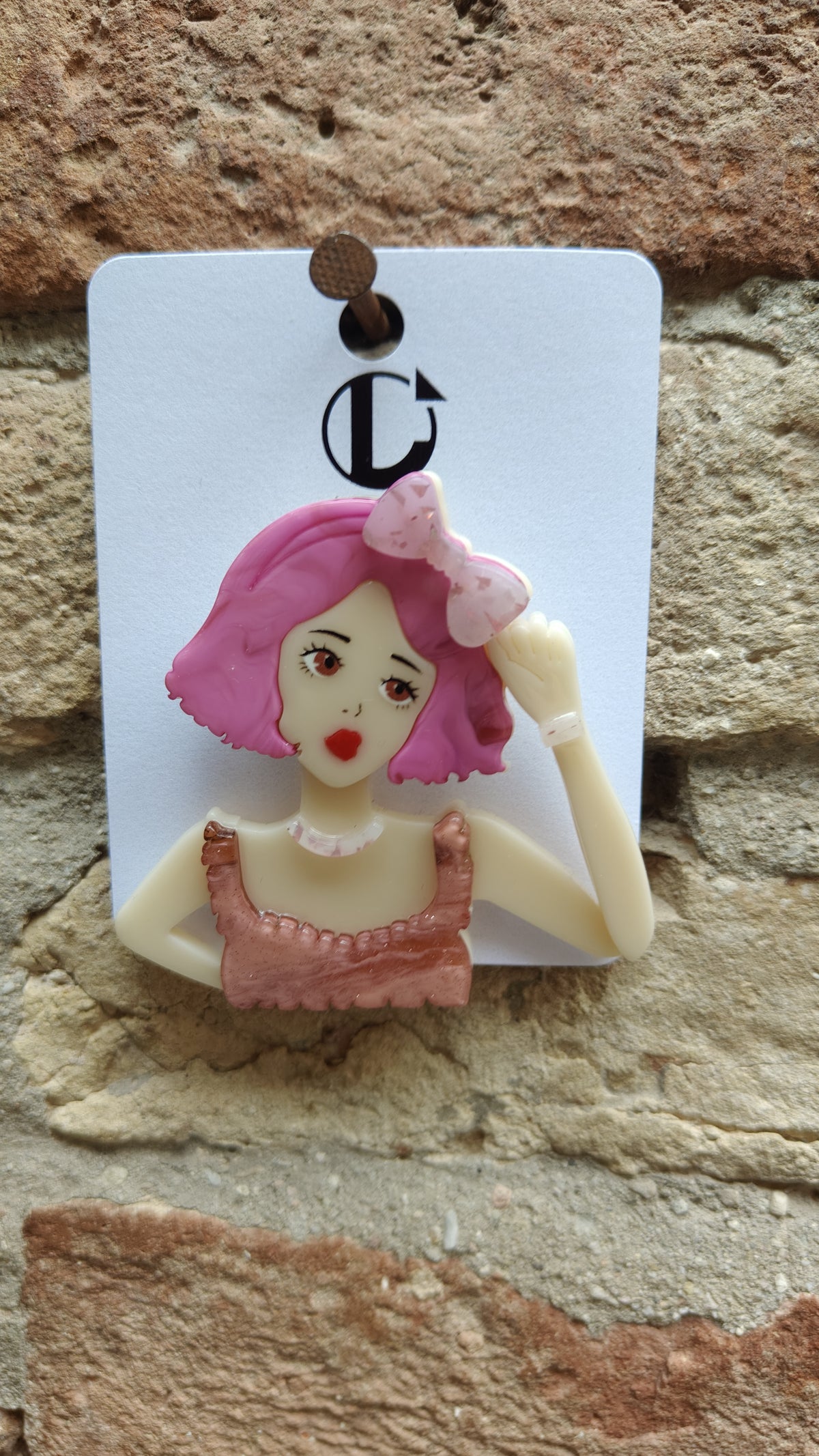 Spilla signorina 4