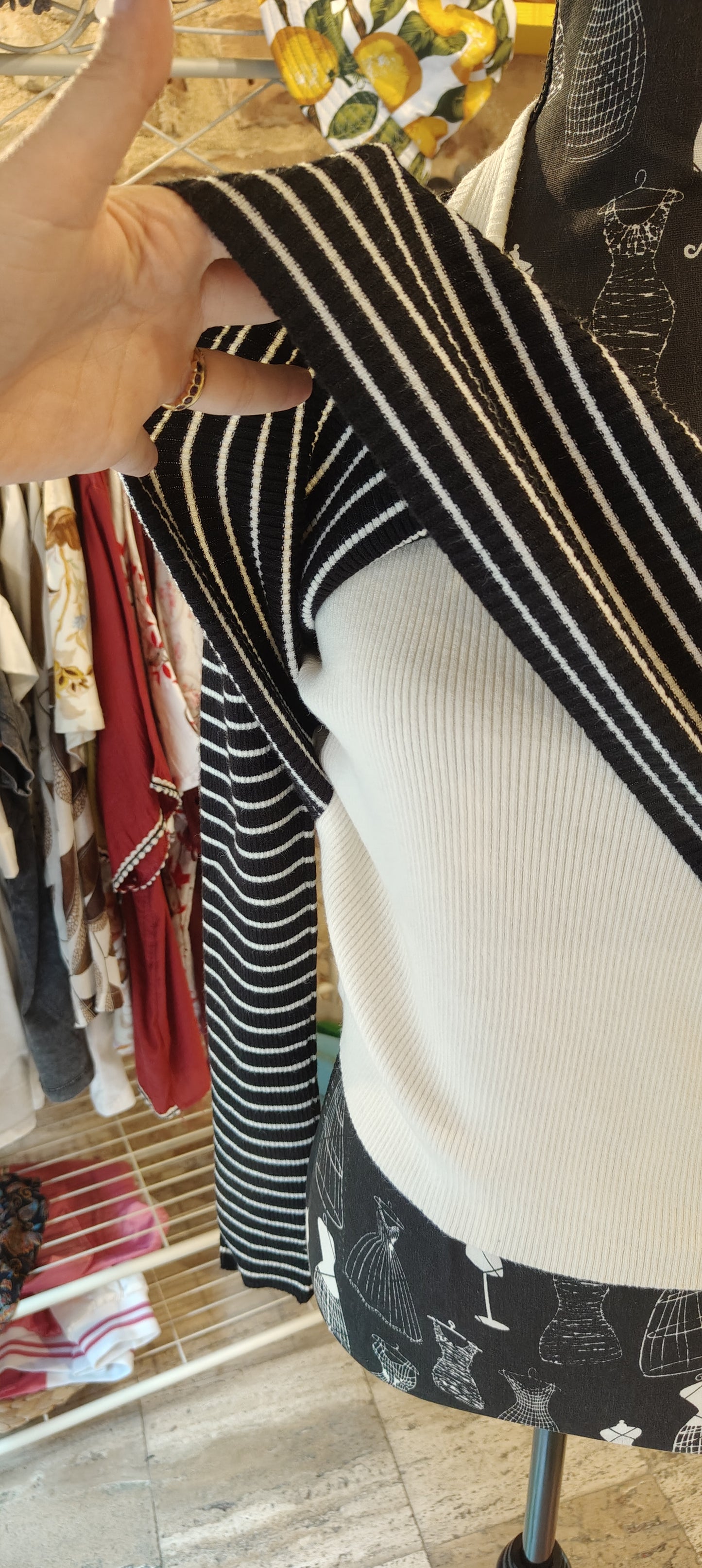 Maglia a righe nera