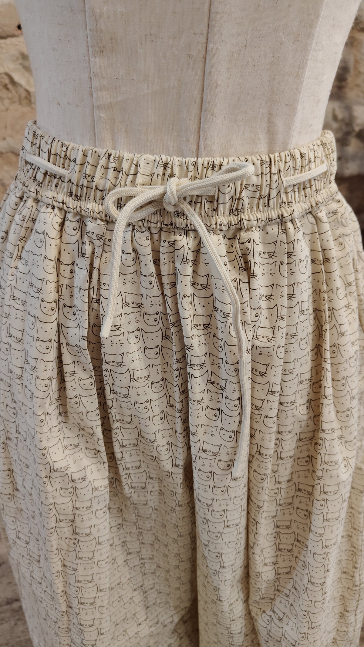 Pantaloni gattini