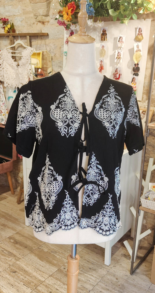 Camicia con laccetti arabeschi
