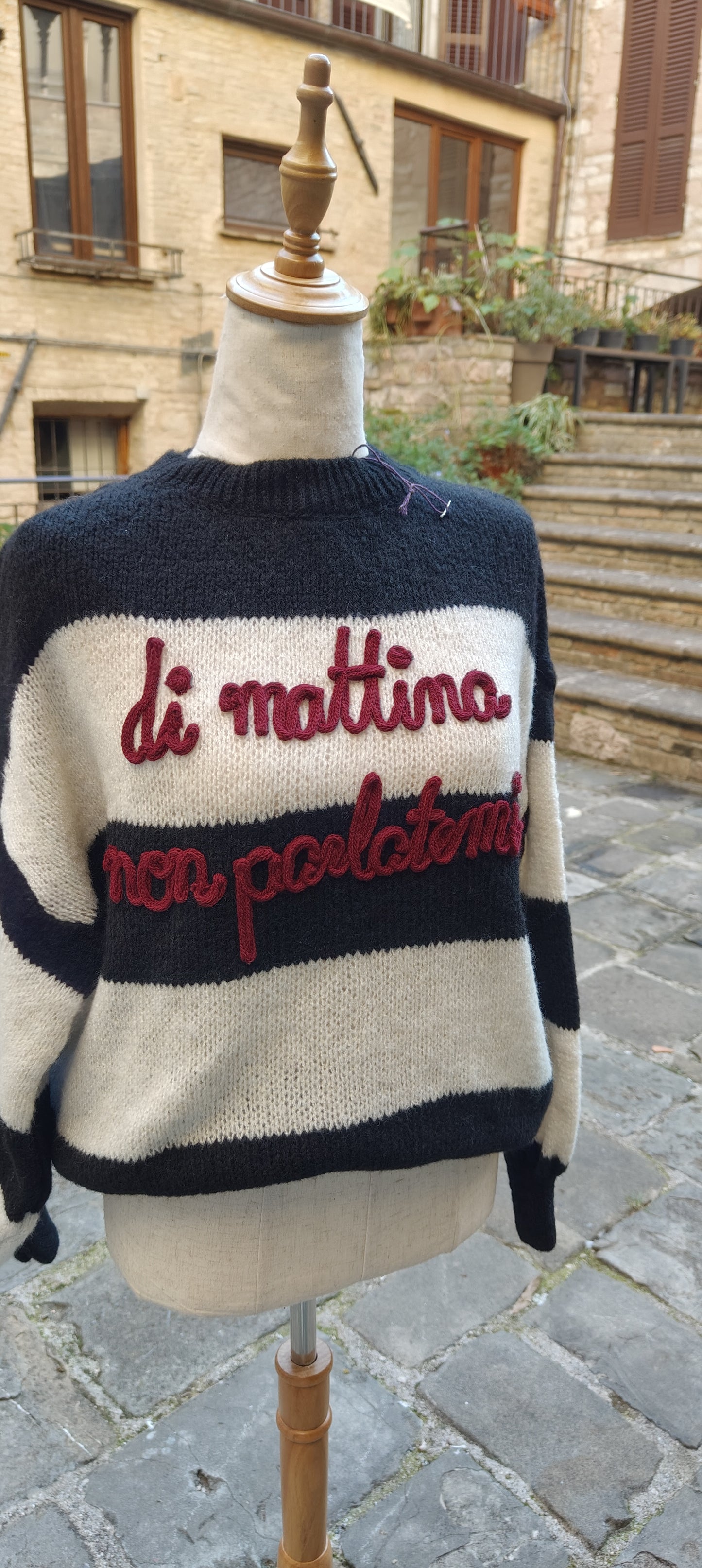 Maglioncino nero mattina