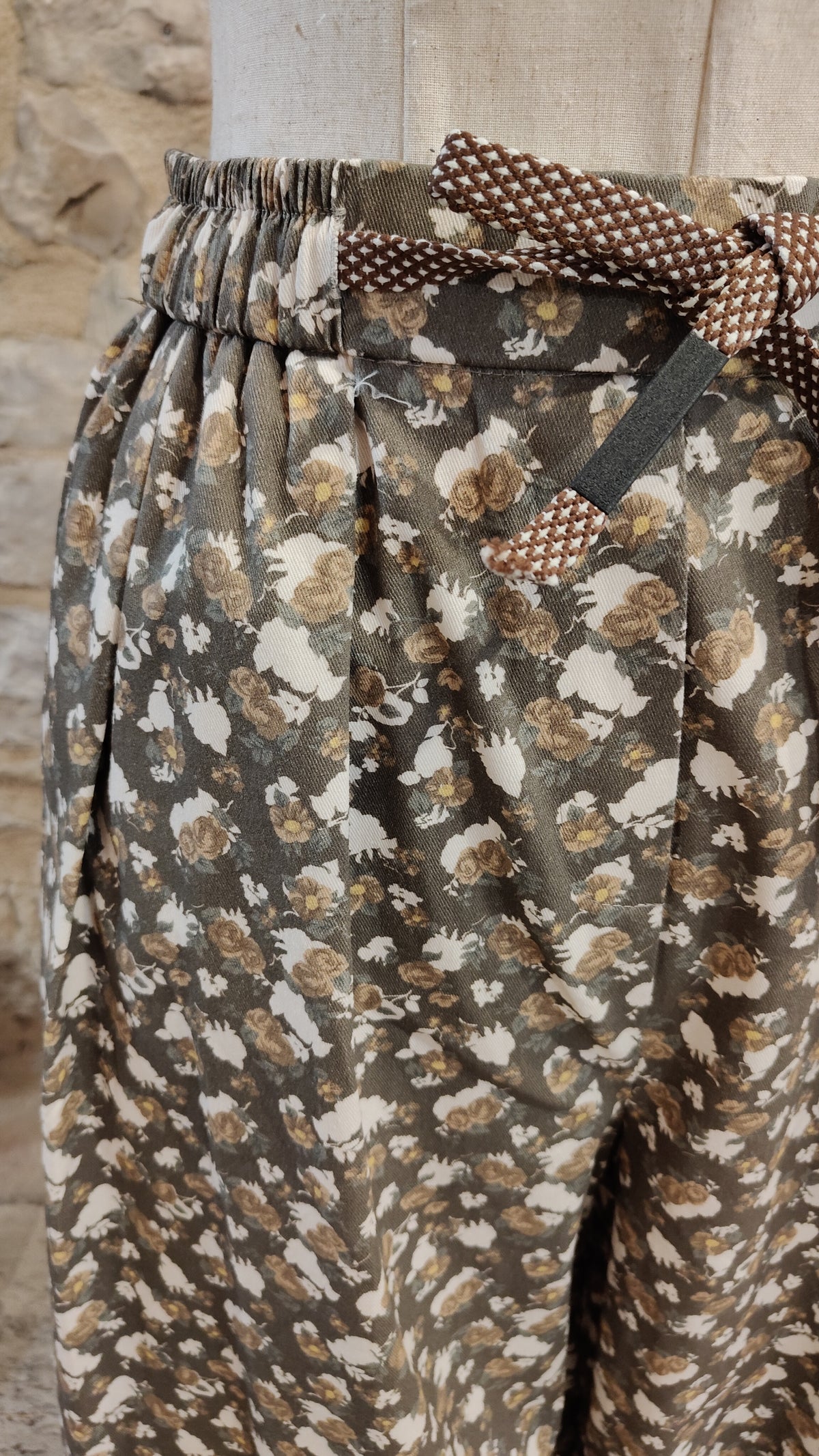 Pantaloni gardenia (chiaro)