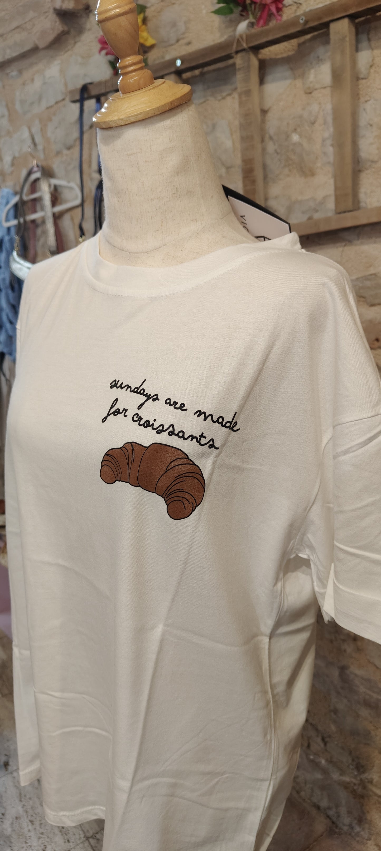 T-shirt nera Croissant