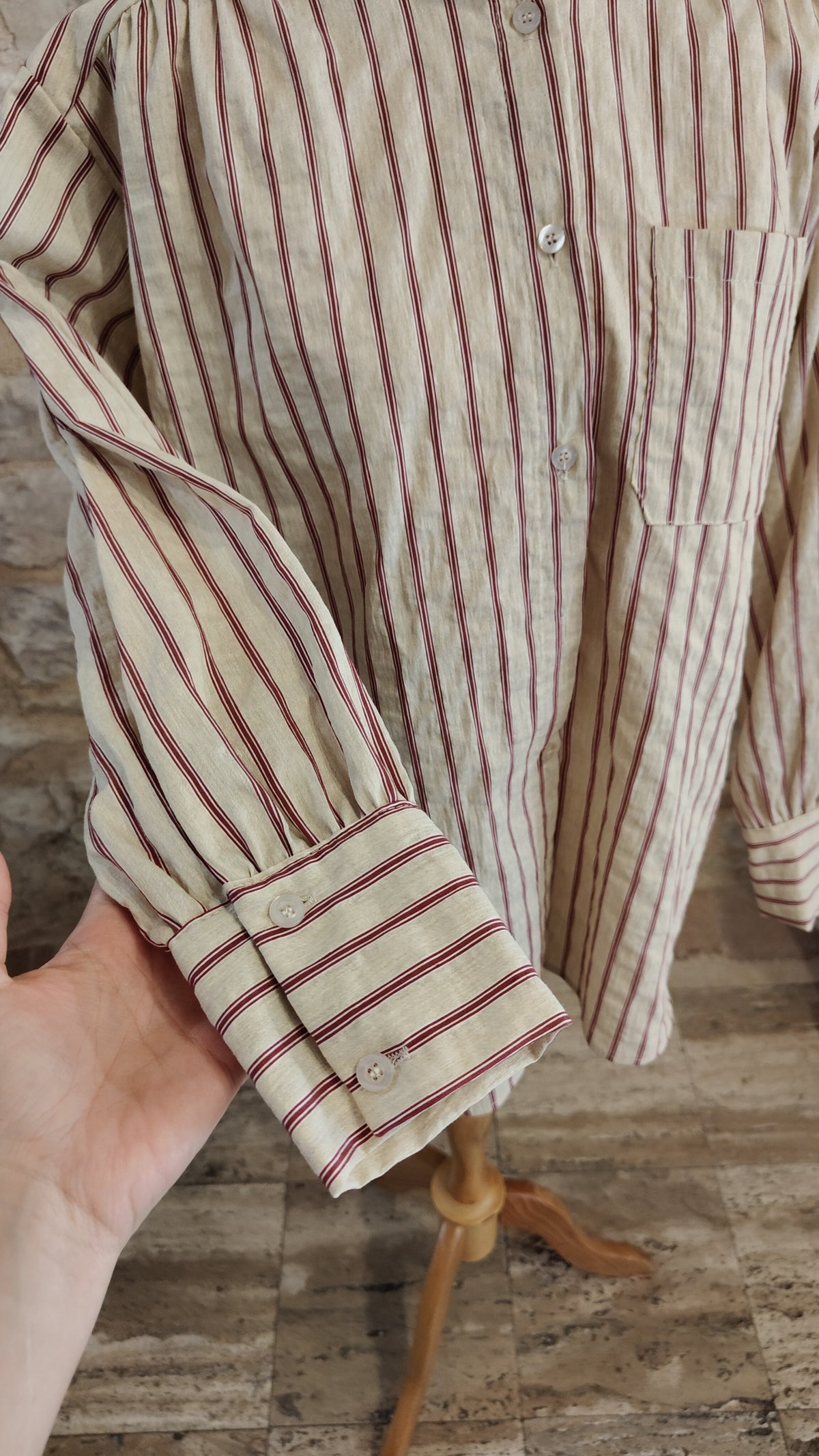 Camicia con collo alto (panna)