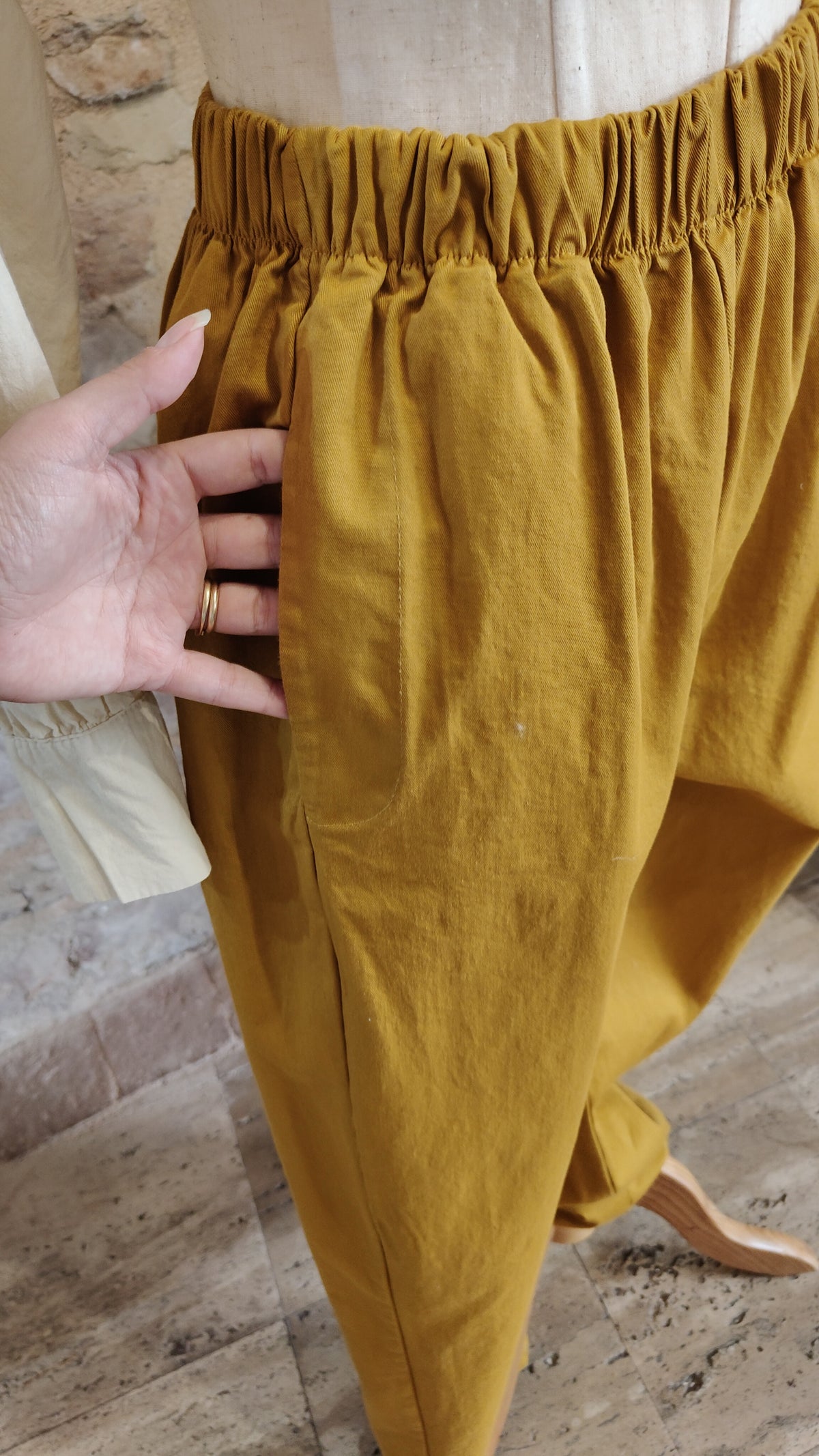 Pantaloni senape