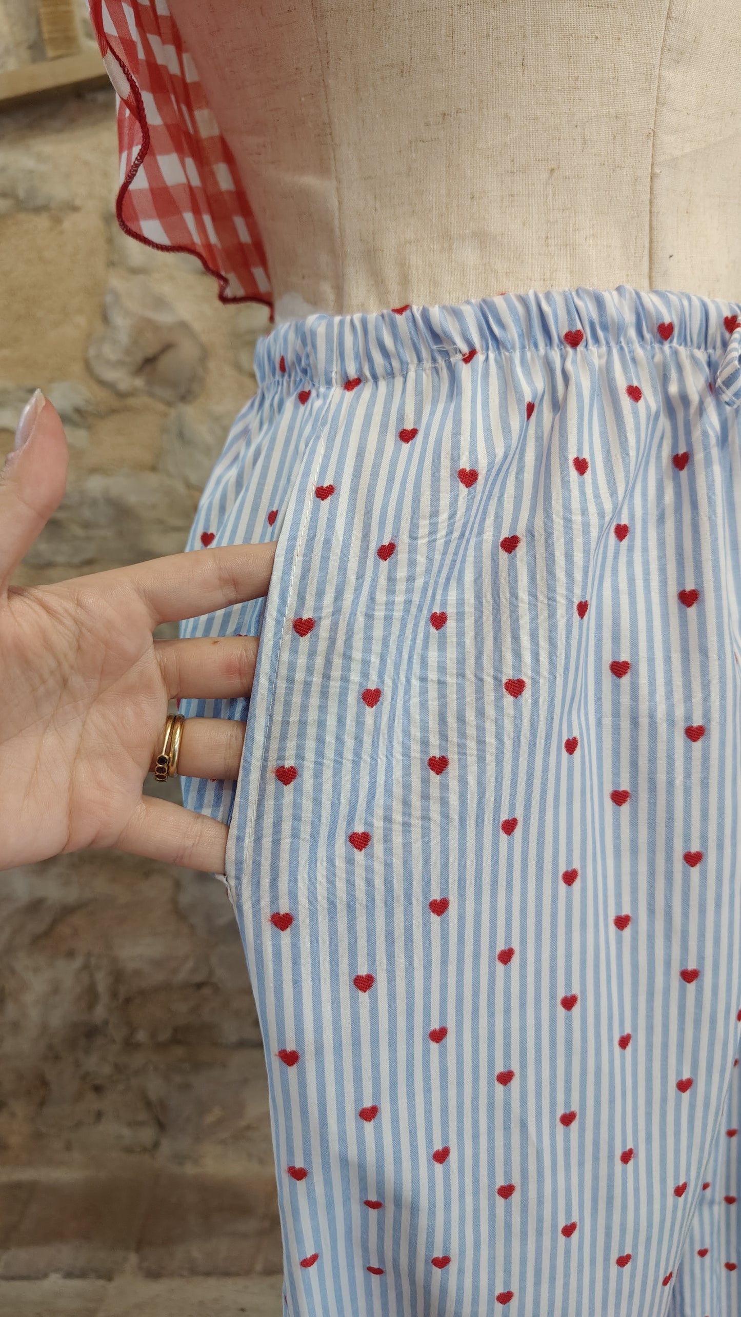 Pantaloni cuoricini