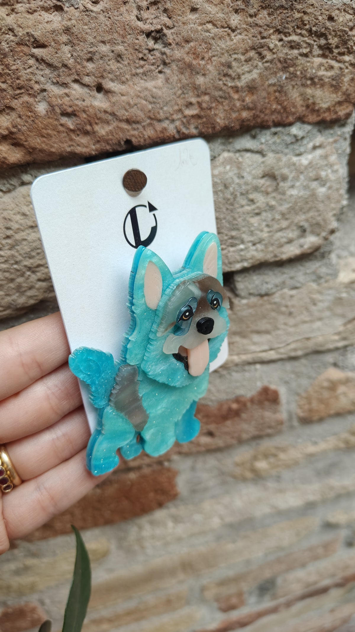 Spilla doggo 1