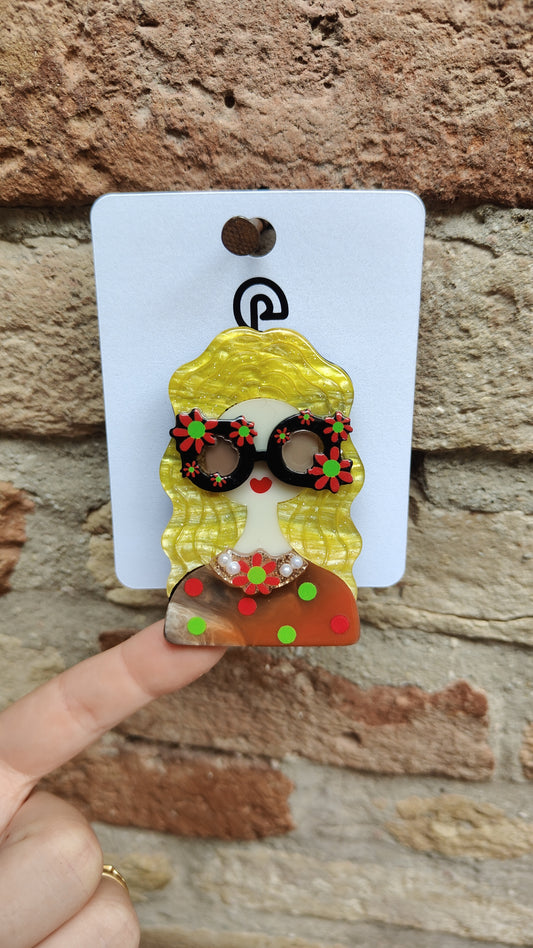 Spilla signorina 3