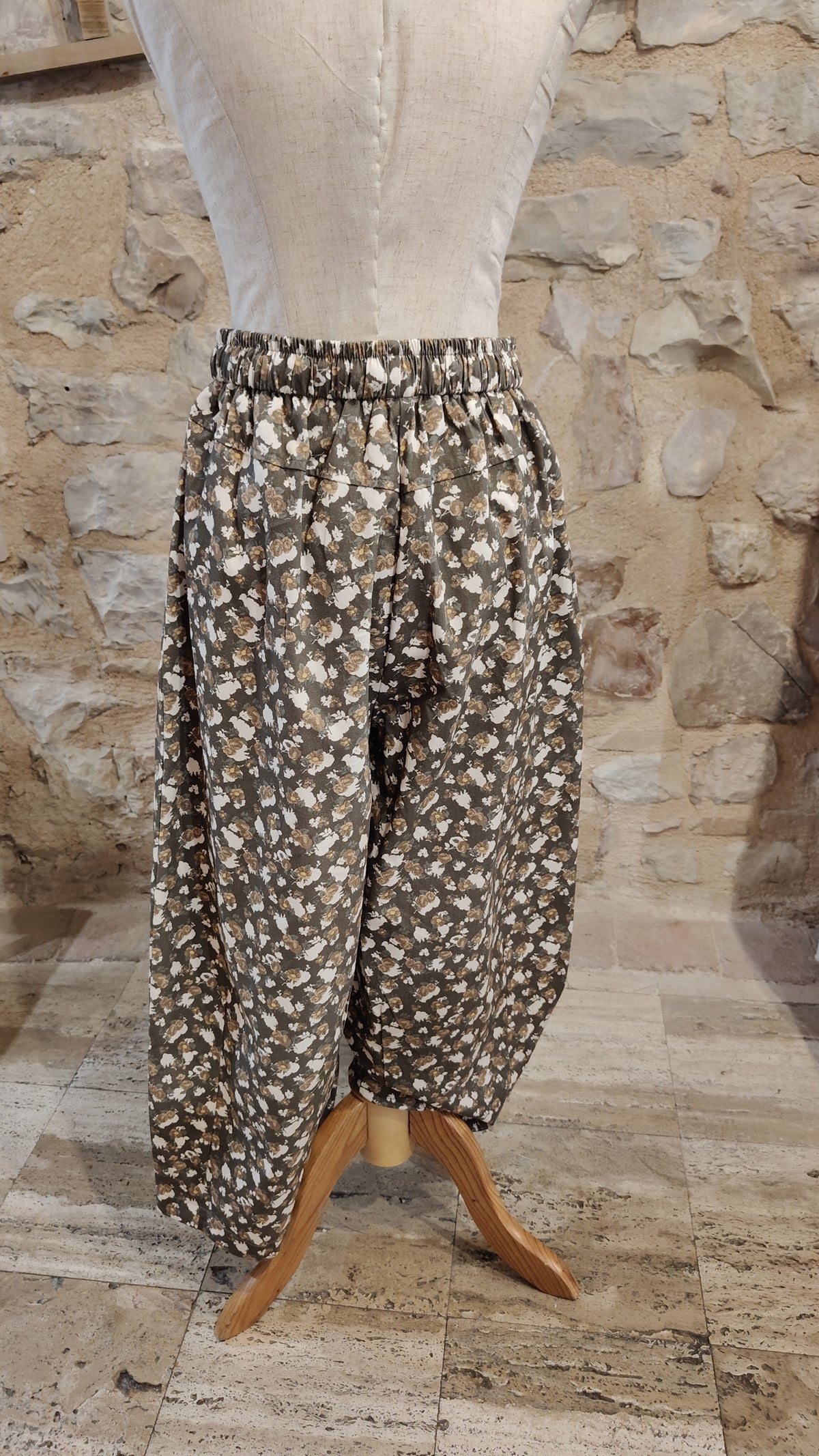 Pantaloni gardenia (chiaro)